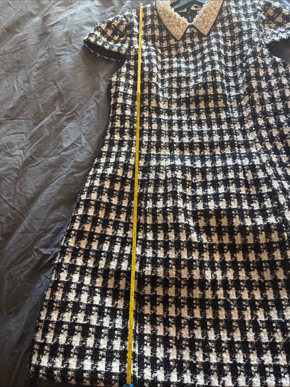 Alice + Olivia Black & Ivory Tweed dress with Pearl-Embellished Collar Sz 10 - Picture 5 of 10